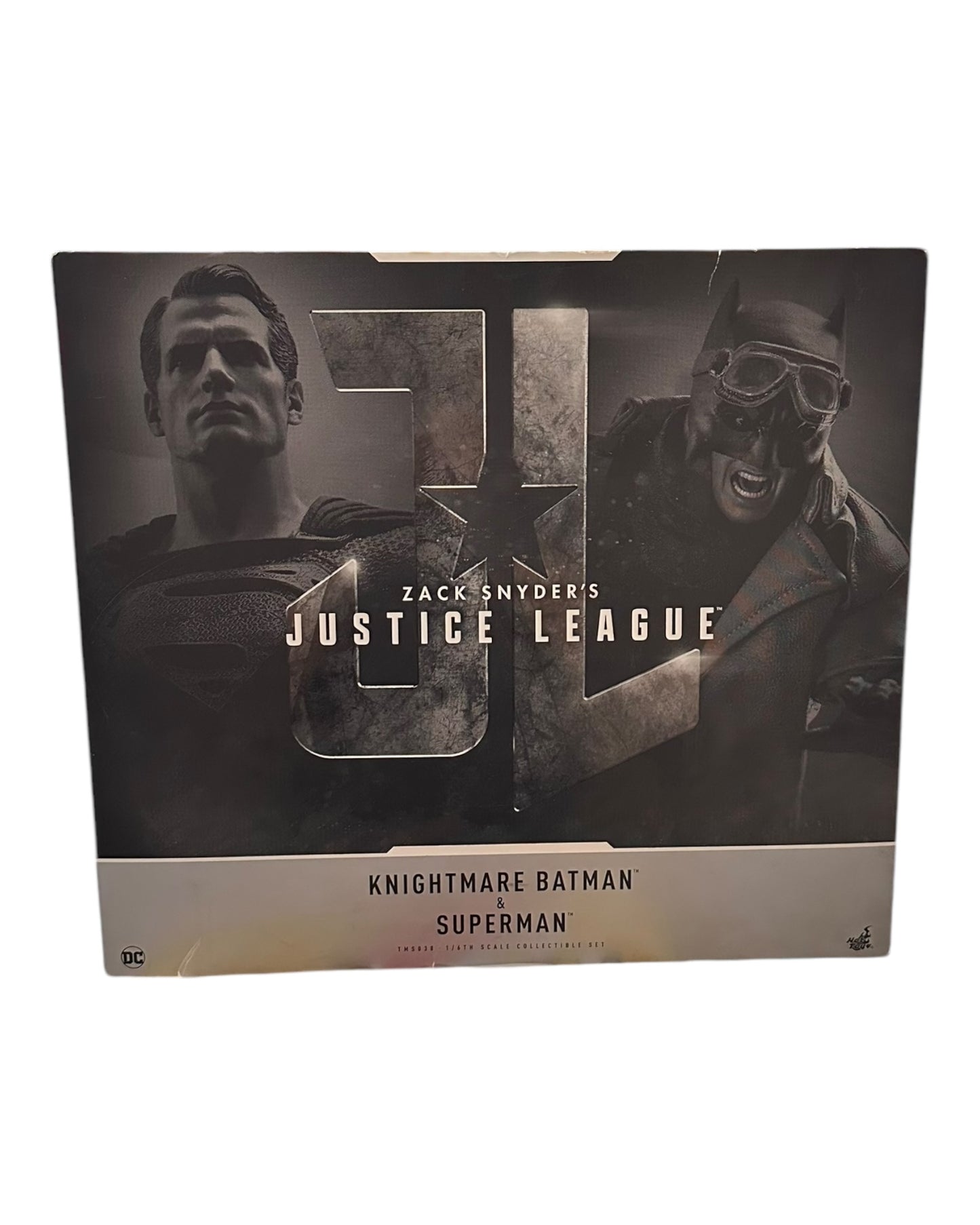Hot Toys Knightmare Batman/ Black Suit Superman