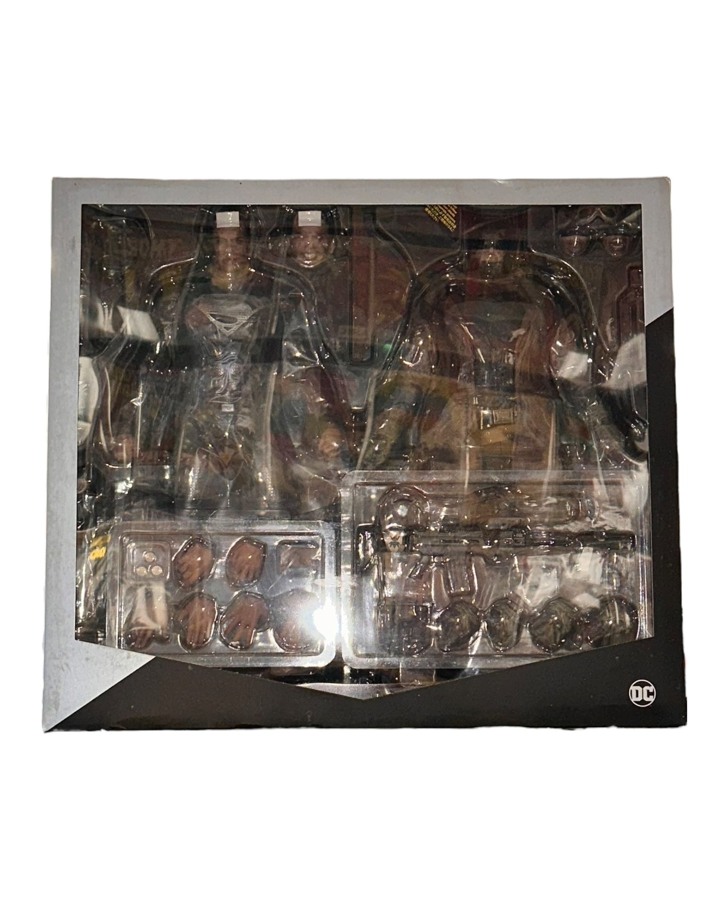 Hot Toys Knightmare Batman/ Black Suit Superman